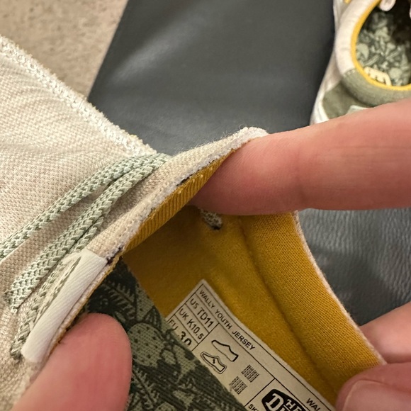 Hey Dude Wallys - Picture 2 of 4